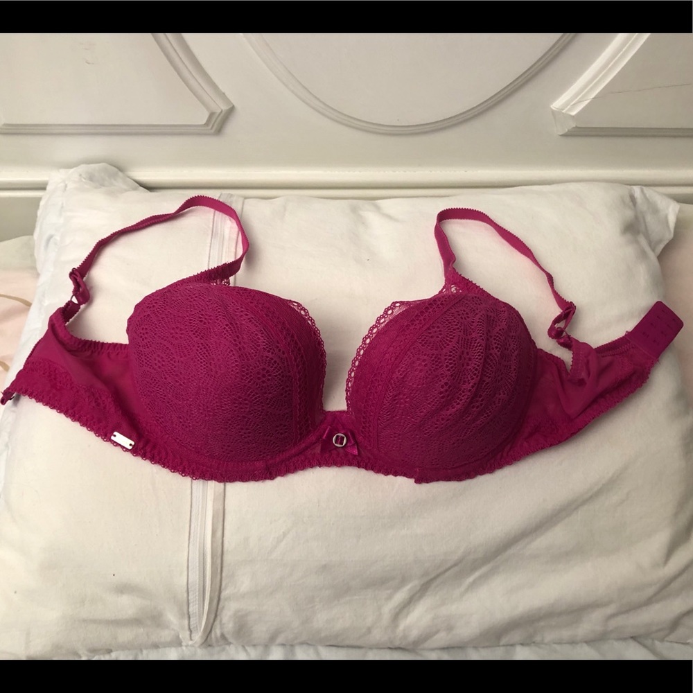 NEW Fuchsia Chantelle Bra